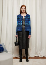 Laden Sie das Bild in den Galerie-Viewer, Oleana Flower and flounce Cardigan