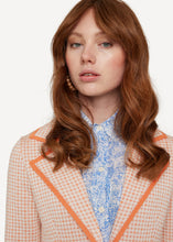 Laden Sie das Bild in den Galerie-Viewer, Highlighter Blazerjacke in der Farbe Tangerine