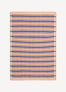 Oleana Wolldecke Design Otti blanket in International orange
