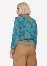 Laden Sie das Bild in den Galerie-Viewer, Oleana Spinning Jenny Pullover in der Farbe Verdigris 616B