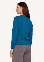 Laden Sie das Bild in den Galerie-Viewer, Oleana Carbon copy Cardigan in der Farbe Cerulean sea