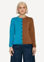 Laden Sie das Bild in den Galerie-Viewer, Oleana Complmentary Cardigan in der Farbe Verdigis