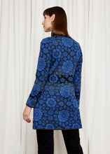 Laden Sie das Bild in den Galerie-Viewer, Oleana Long Cardigan Marit in Blau