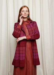 Oleana Portugal Long Cardigan in Rot und Pink