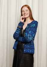 Laden Sie das Bild in den Galerie-Viewer, Oleana Flower and flounce Cardigan