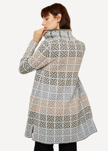 Laden Sie das Bild in den Galerie-Viewer, Oleana Portugal Long Cardigan in Beige