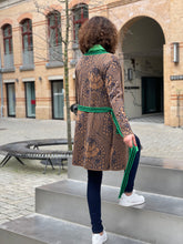 Laden Sie das Bild in den Galerie-Viewer, Oleana Sharpie cardigan in green higlighter