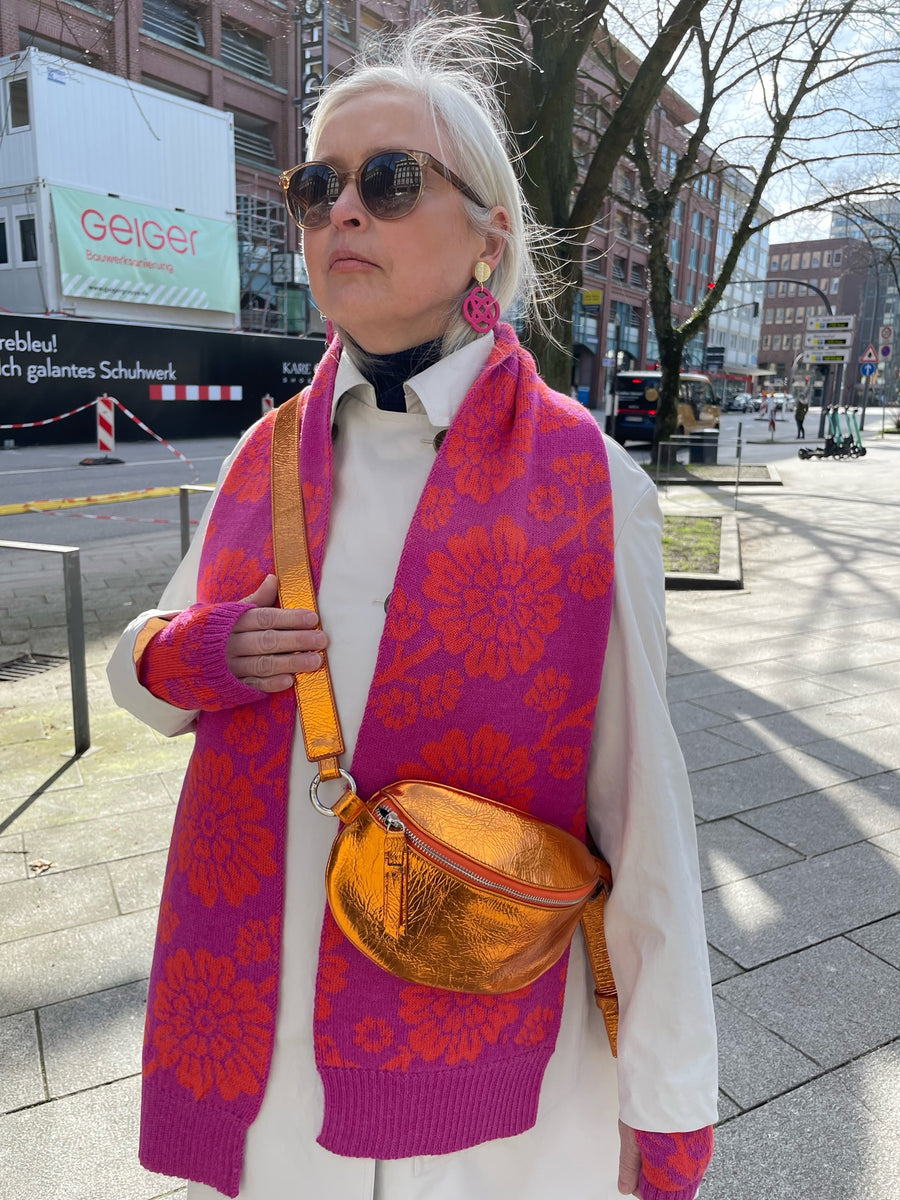 Oleana Schal Spinning Jenny in der Farbe Sizzling pink 618K OLEANA