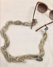 Laden Sie das Bild in den Galerie-Viewer, TIEFENBACHER LEHMANN Brillenkette Jane
