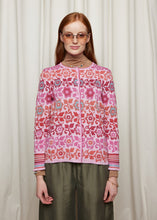 Laden Sie das Bild in den Galerie-Viewer, Oleana Flower and flounce Cardigan in Rosa