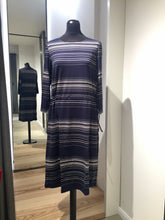 Laden Sie das Bild in den Galerie-Viewer, NEU! Ritva Falla Jersey Kleid POUTA