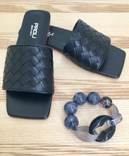 Laden Sie das Bild in den Galerie-Viewer, PAO Sommer Pantolette Bottega in Schwarz