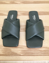 Laden Sie das Bild in den Galerie-Viewer, PAO Sommer Pantolette mit überkreuzten Riemen in der Farbe Khaki
