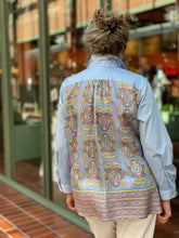 Laden Sie das Bild in den Galerie-Viewer, Bluse Le Sarte Pettegole in Hellblau