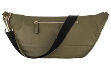 Laden Sie das Bild in den Galerie-Viewer, TIEFENBACHER LEHMANN HIP BAG maxi in Veloursleder in der Farbe Bamboo mit Silber