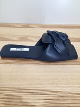 Laden Sie das Bild in den Galerie-Viewer, PAO Sommer Pantolette in der Farbe Navy