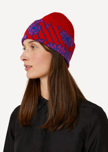 Laden Sie das Bild in den Galerie-Viewer, Oleana Brilliant botany Beanie