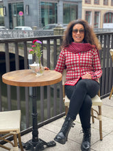 Laden Sie das Bild in den Galerie-Viewer, Oleana Pattern Paper Cardigan in Vermillion Sand