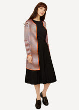 Laden Sie das Bild in den Galerie-Viewer, Oleana Gingham graph Long Cardigan