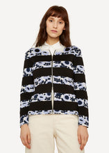 Laden Sie das Bild in den Galerie-Viewer, Oleana Darling buds Cardigan in Porcelain blue