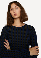 Laden Sie das Bild in den Galerie-Viewer, Oleana Square roses dress - Midnight capers