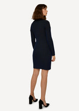 Laden Sie das Bild in den Galerie-Viewer, Oleana Square roses dress - Midnight capers