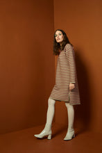 Laden Sie das Bild in den Galerie-Viewer, OLEANA HW21 Shoe Lace Dress