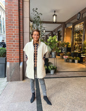 Laden Sie das Bild in den Galerie-Viewer, Steppweste von MaxMara Leisure