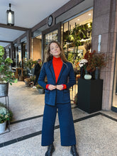 Laden Sie das Bild in den Galerie-Viewer, Oleana Power Loom Hose in der Farbe Midnight Fjord