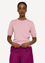 Laden Sie das Bild in den Galerie-Viewer, OLEANA 3D Tone Top in Rosé
