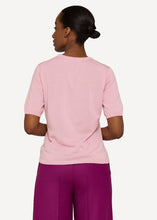 Laden Sie das Bild in den Galerie-Viewer, OLEANA 3D Tone Top in Rosé
