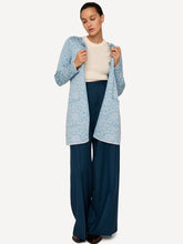 Laden Sie das Bild in den Galerie-Viewer, Oleana Heritage Cardigan Longcardigan Signe in Hellblau
