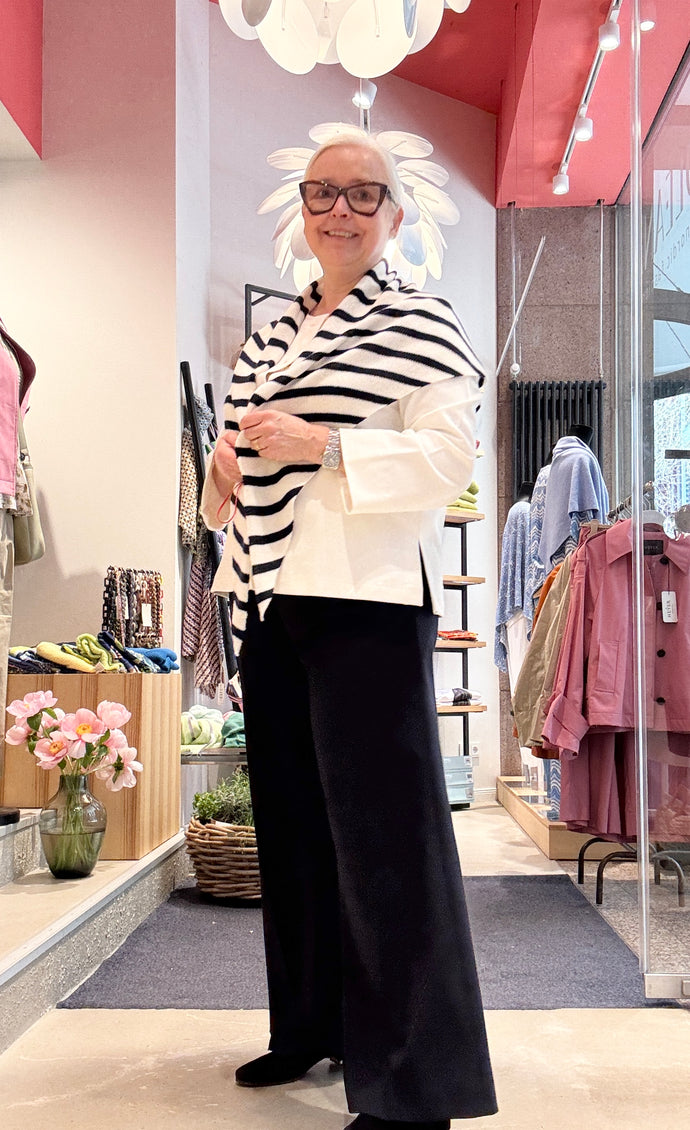 Limitiert- Dreieckstuch klein aus Cashmere in Streifen blau und weiss