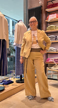 Laden Sie das Bild in den Galerie-Viewer, NIÜ Jacke aus Leinen in der Farbe Beach
