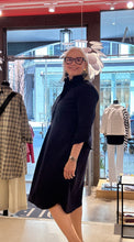 Laden Sie das Bild in den Galerie-Viewer, Erneut im Programm! NARCISA Hemdblusenkleid Dana in Dunkelblau
