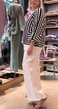 Laden Sie das Bild in den Galerie-Viewer, HEMISPHERE Strickjacke in Strukturstrick
