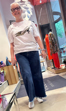 Laden Sie das Bild in den Galerie-Viewer, T-Shirt Unartig Slingspumps Leo
