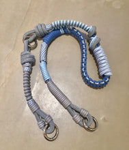 Laden Sie das Bild in den Galerie-Viewer, TIEFENBACHER LEHMANN Makramee Strap BARCELONA  flexi in  fairy blue
