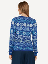 Laden Sie das Bild in den Galerie-Viewer, Neue Farbstellung! Oleana Flower and flounce Cardigan in Light blue

