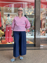 Laden Sie das Bild in den Galerie-Viewer, Steifenbluse in Pink und Weiß von Soluzione

