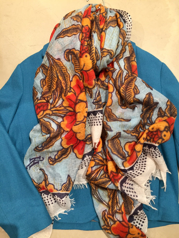 Friendly Hunting felted Stole - Print  Kamala in  Glacier/Rouge/Navy