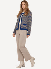 Laden Sie das Bild in den Galerie-Viewer, HW2025 Oleana Cardigan Design Sigrid in Blau
