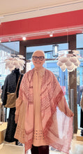 Laden Sie das Bild in den Galerie-Viewer, HEMISPHERE Cashmere Tuch PRIA
