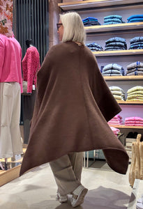 Cashmere Cape von Petit Calin in der Farbe Kastanie