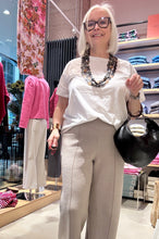 Laden Sie das Bild in den Galerie-Viewer, Tiefenbacher Lehmann Moonbag in Schwarz
