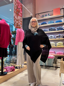 Cashmere Poncho in Schwarz