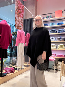 Cashmere Poncho in Schwarz