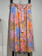 Laden Sie das Bild in den Galerie-Viewer, Sommerrock mit floralem Muster von Louis und Mia
