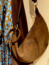 Laden Sie das Bild in den Galerie-Viewer, Tiefenbacher Lehmann Moonbag in Schokolade
