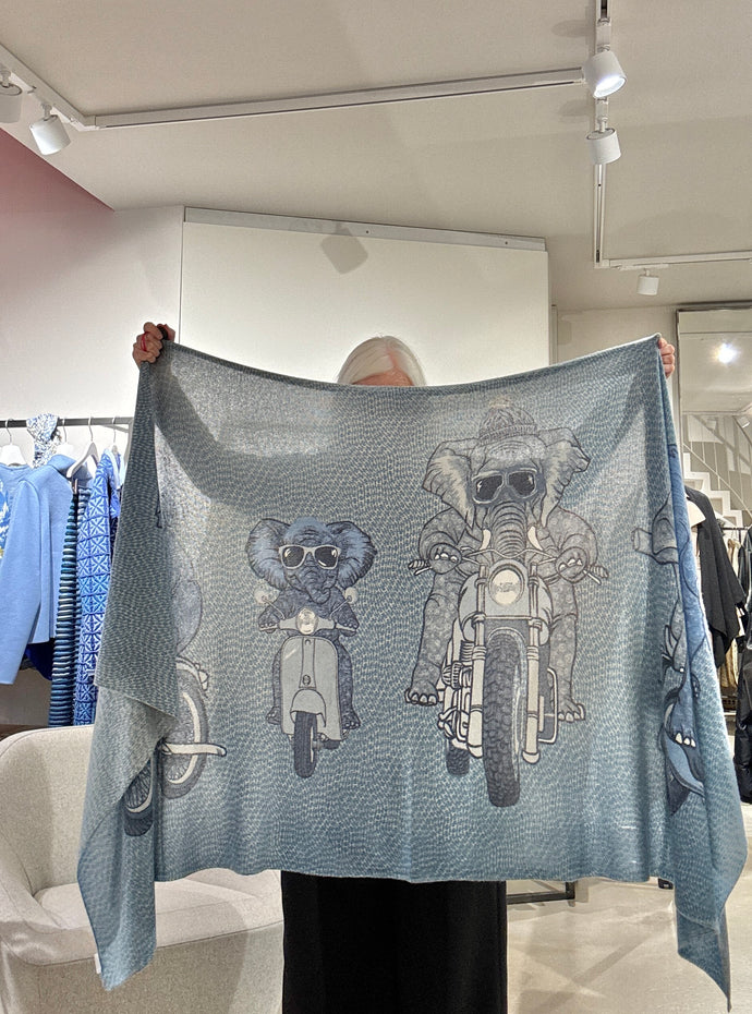 Hemisphere Strickschal NANGKNIT in Blau